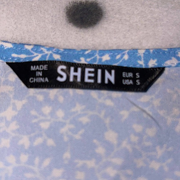 Shein Floral Print Front Tie Crop Top Size S Baby Blue - Picture 2 of 5